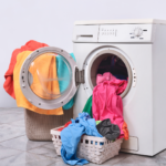 como lavar roupas sem desbotar as cores